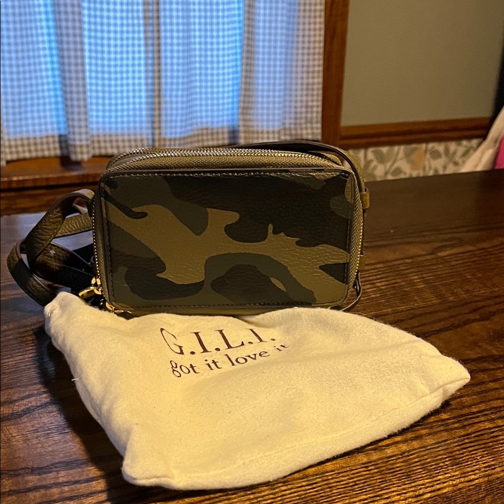 G.I.L.I. Green Camouflage Crossbody Bag.